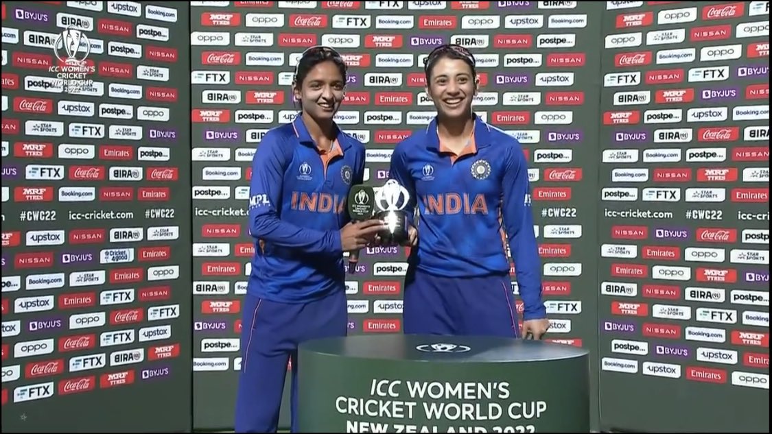 mufaddal_vohra's tweet photo. Smriti Mandhana who was initially announced as the Player Of The Match told commentators to announce Harmanpreet Kaur as POTM as well.

She said, "Harman deserved the award equally. ICC I believe has enough budget to give both of us seperate trophies (laughs)". https://t.co/x5WzaSVKi9