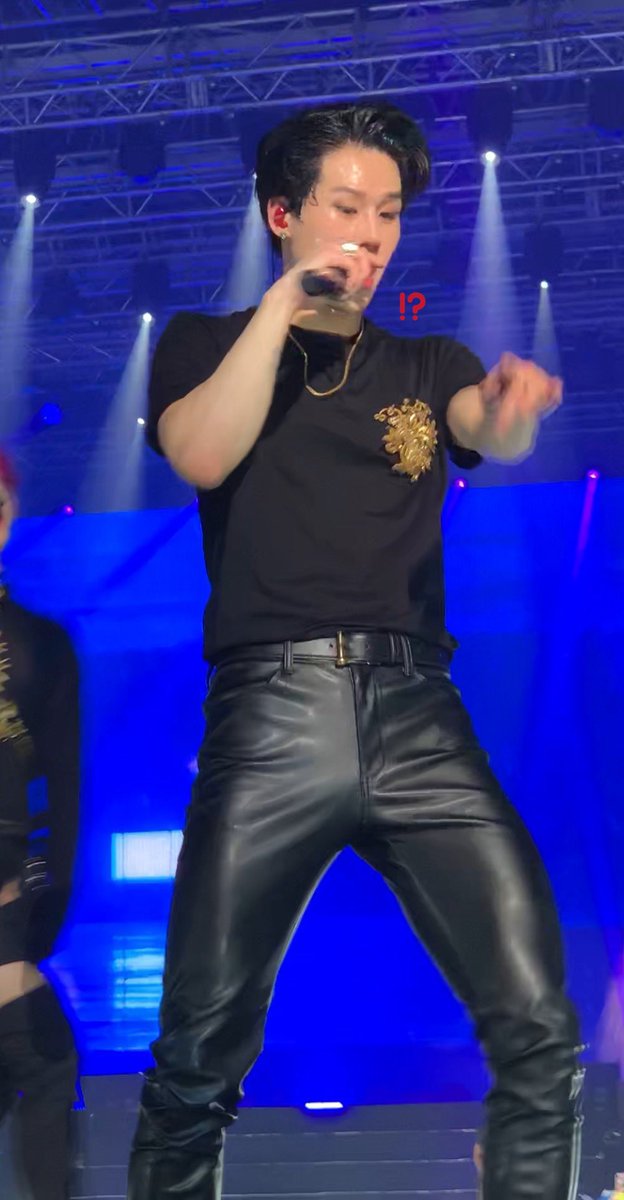 MX_GWANG's tweet image. 주헌아 허벅지가 왜 이래요 타래