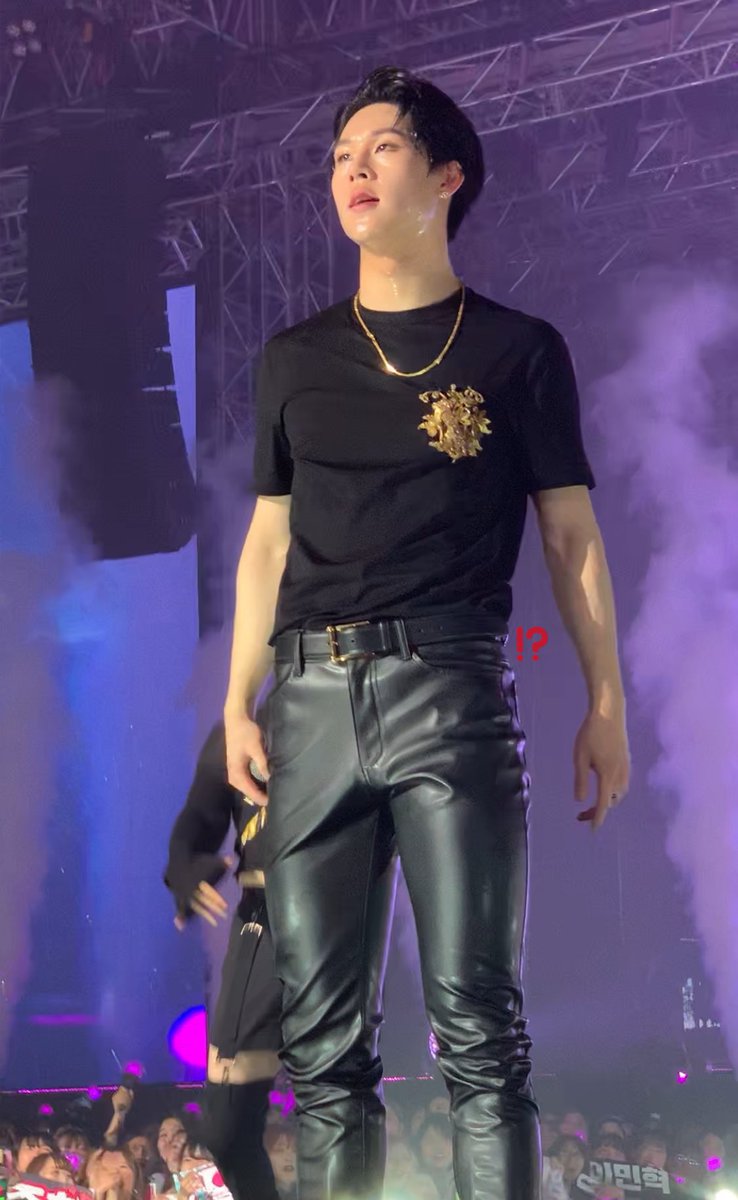 MX_GWANG's tweet image. 주헌아 허벅지가 왜 이래요 타래