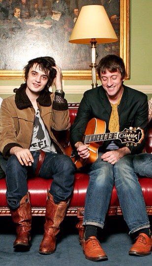 Happy birthday Graham Coxon! 
Happy birthday Peter Doherty! 