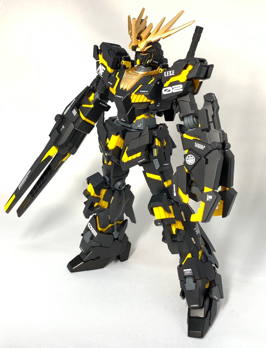 HGUCユニコーンガンダム2号機バンシィ全塗装で完成。サイコフレームはアクリジョンの蛍光イエローとオレンジを調色しました。
 #ガンプラ 