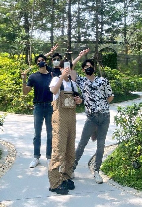 tpwkx_'s tweet photo. #aiscallingmelodybeachbattle
#AISCallingMelodyPartyonTheHill
#AISPartyonthehill 🪞
2019 vs 2022 #ออฟกัน #เตนิว 🤳 https://t.co/hCLfM10wCo