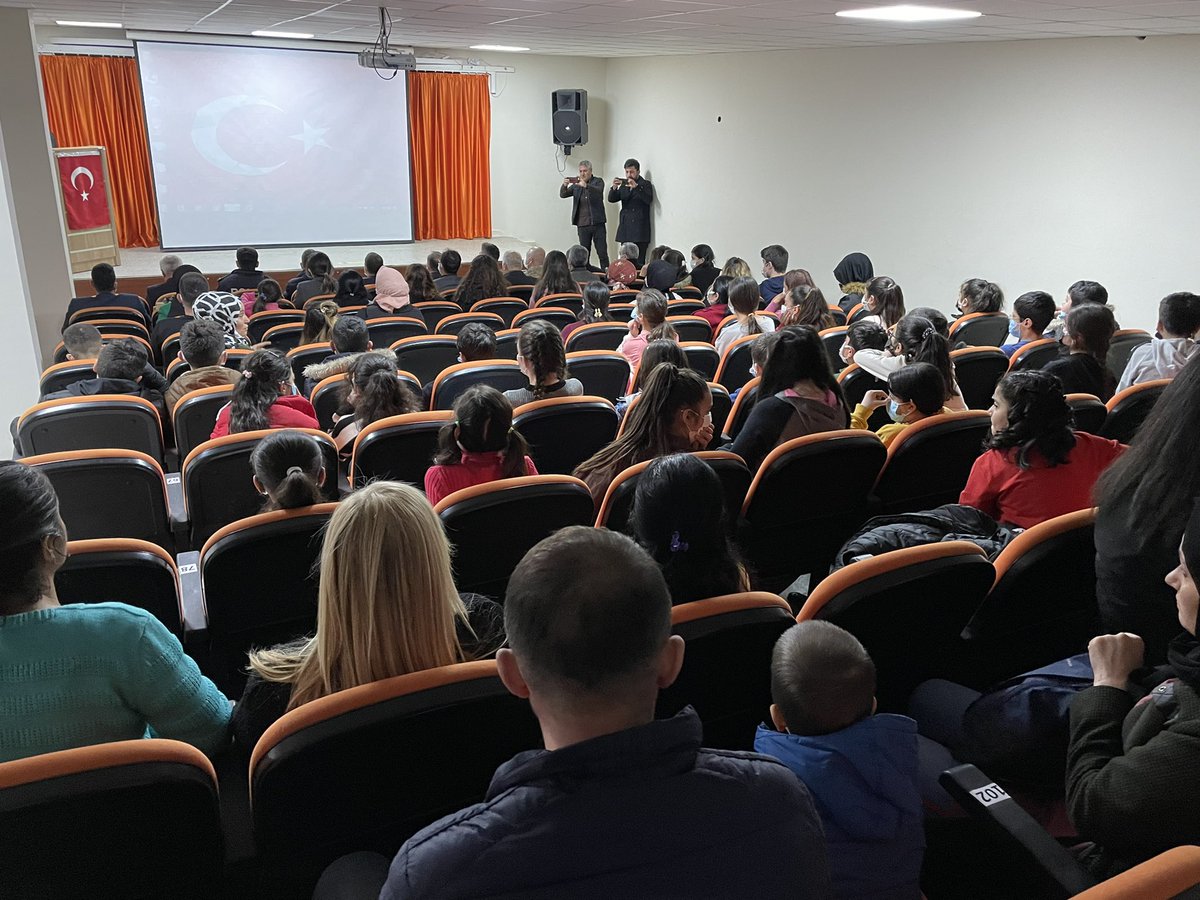 KigiKaymakam's tweet photo. 12 Mart İstiklal Marşı'nın Kabulünün 101.Yıl Dönümü Kutlama ve İstiklal Şairi Mehmet Akif Ersoy'u Anma günü programı gerçekleştirildi.🇹🇷

#MehmetAkifErsoy
#İstiklalMarsı101Yasında https://t.co/iPZc8nKGQO