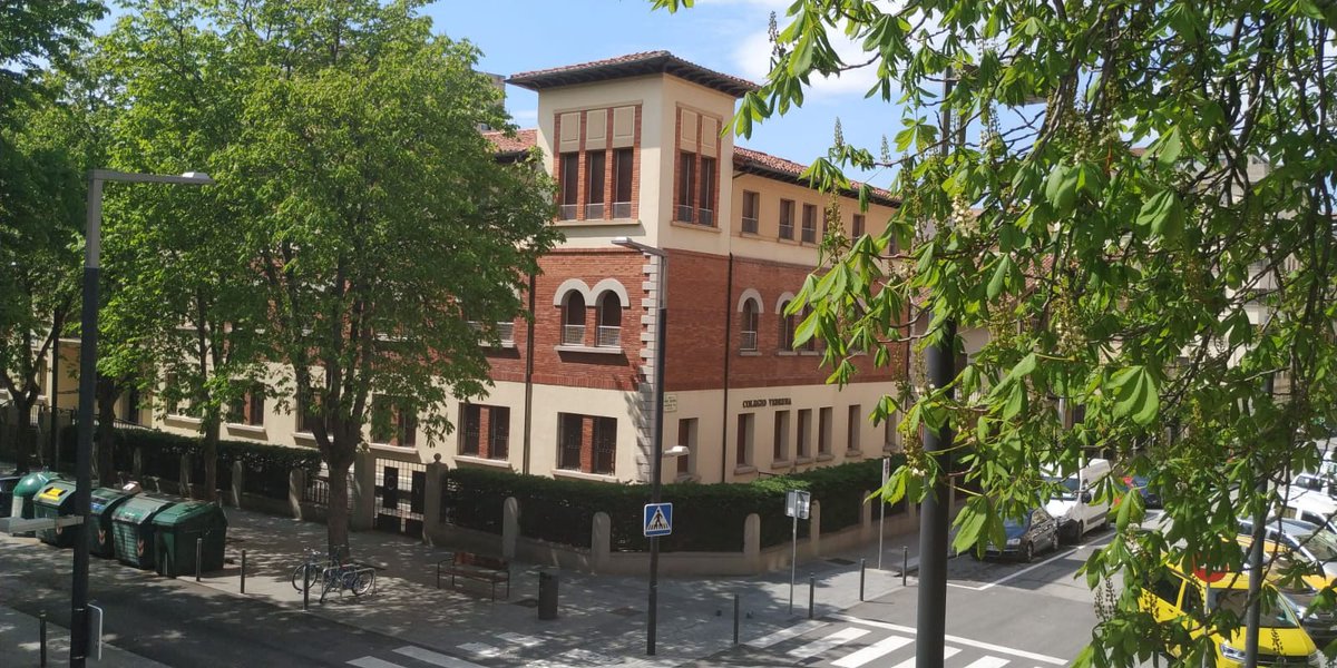 VedrunaPamplona's tweet photo. ¡𝗦𝗶𝗴𝘂𝗲 𝗲𝗻 𝗰𝗼𝗻𝘁𝗮𝗰𝘁𝗼 𝗰𝗼𝗻 𝘁𝘂 𝗖𝗼𝗹𝗲𝗴𝗶𝗼!       
¿Eres antiguo/a alumno/a y quieres estar al día de noticias,  encuentros y mucho más de tu Colegio?
Deja tus datos en el formulario 🔰                            https://t.co/wNuXHnNGcI https://t.co/jqXz2LFt19