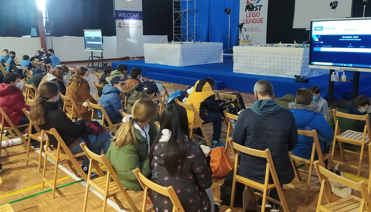 ceciaguicam's tweet photo. Ya estamos preparados en la @universidadcjc para la @FLLSpain. Muchos nervios pero también muchas ganas. ¡Vamos @Colegio_CVE! 

@davidtejerot @firstlegoleague @LEGO_Education #Robotics #programming https://t.co/472pl0X0ao