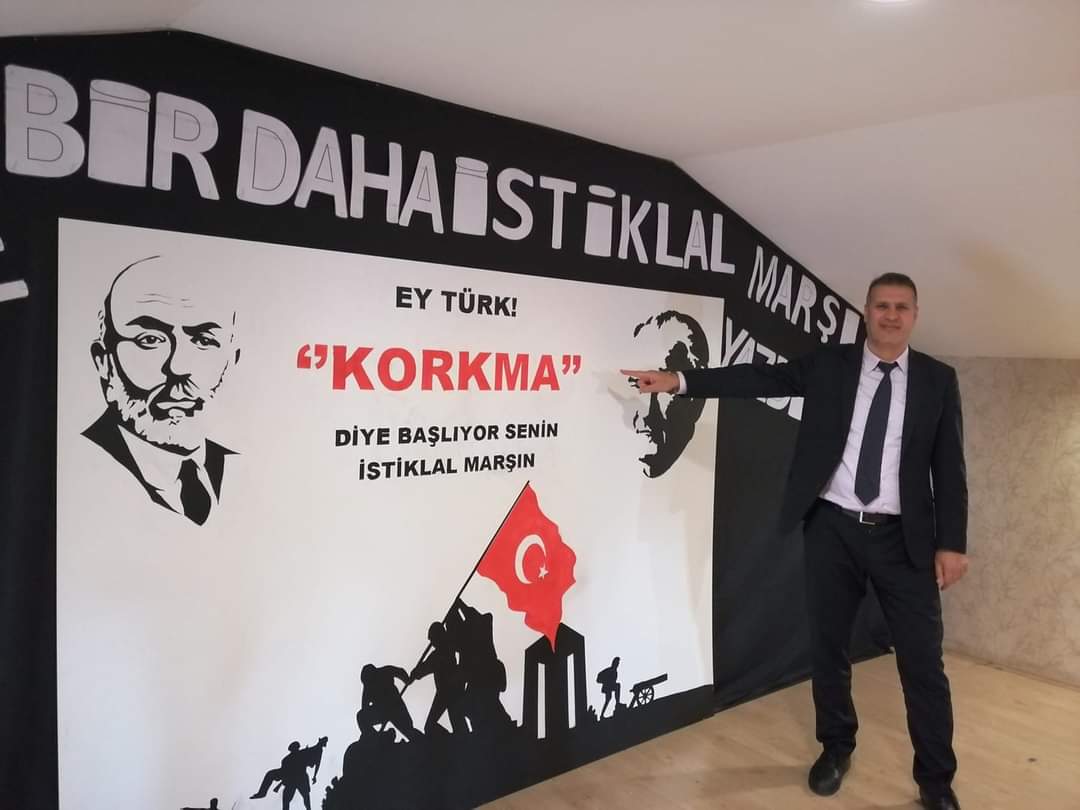 "Kur'an "Oku!" diye, Mesnevi "Dinle!" diye, İstiklal Marşı "Korkma!" diye başlar... İşte bizim kültürümüz budur."
#MehmetAkifErsoy
#istiklalmarsı