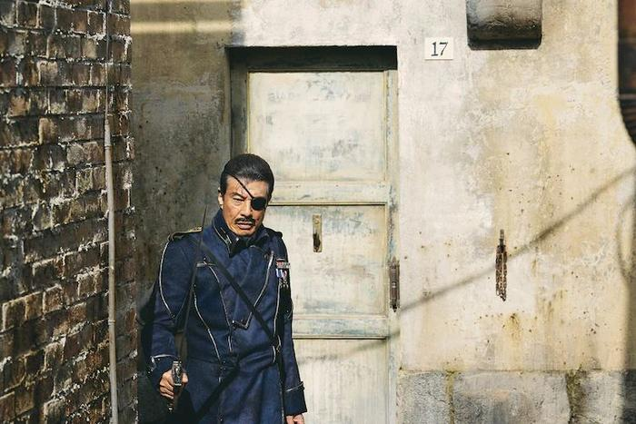 실사 영화 '강철의 연금술사 완결편 복수자 스카 / 최후의 연성'의 장면 사진 공개 http://alonestar.egloos.com/7537315 이순재가 있다....Translate post