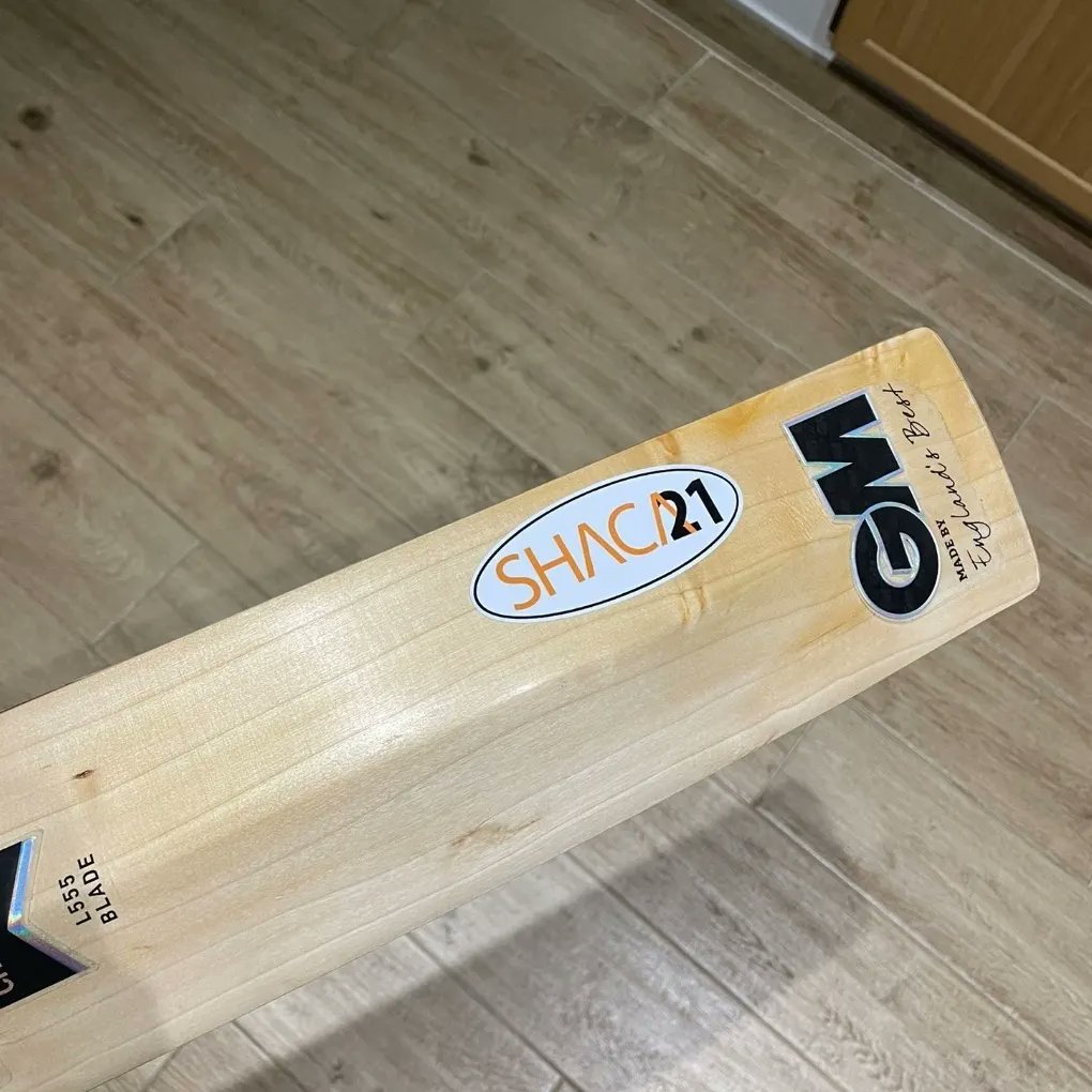 CcSloggers's tweet photo. #Shaka21 stickers have been very kindly donated by Gibraltar Care Care Centre @BossBaBuD 

These are already on some of our players bats including the U7 Sloggers.

We may have a couple to give away, retweet with where you would place yours and we will see what we can do #Cricket https://t.co/vpNs55lCxZ