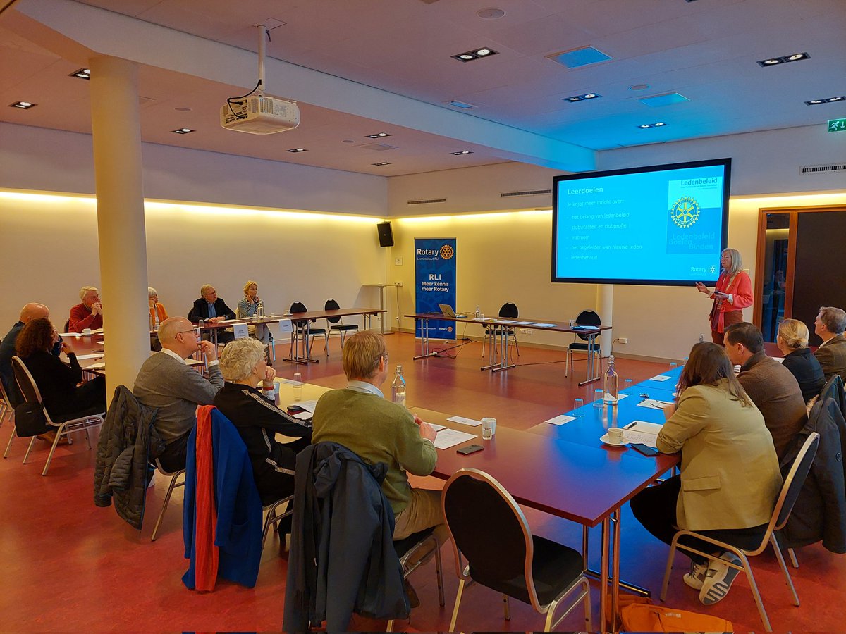 Gelukkig, het kan weer! @RotaryLeerinstituut is weer actief, met de (uitgestelde) slotdag in District Midden-Nederland. Over ledenbeleid, communicatie en het samen denken over een clubplan. Interactief met veel uitwisseling tussen clubs!