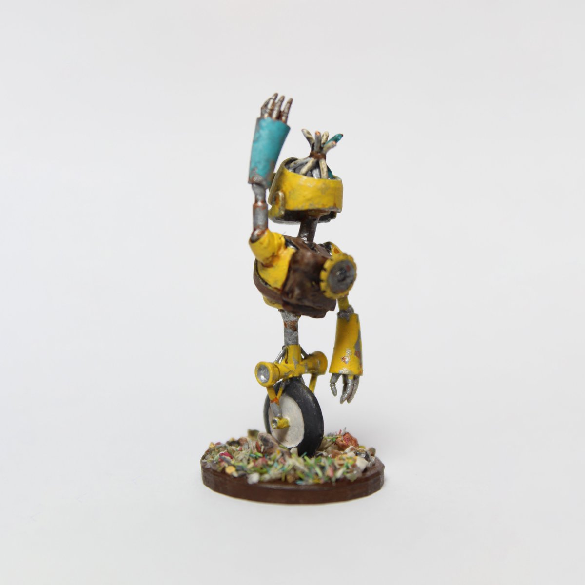 apaulsaid's tweet photo. Had a blast painting everyone's favorite friend, @samriegel's Fresh Cut Grass. 3D model by @DenalCC1010. 
#CriticalRole #bellshells #fcg #freshcutgrass https://t.co/qhR3ykRFGh