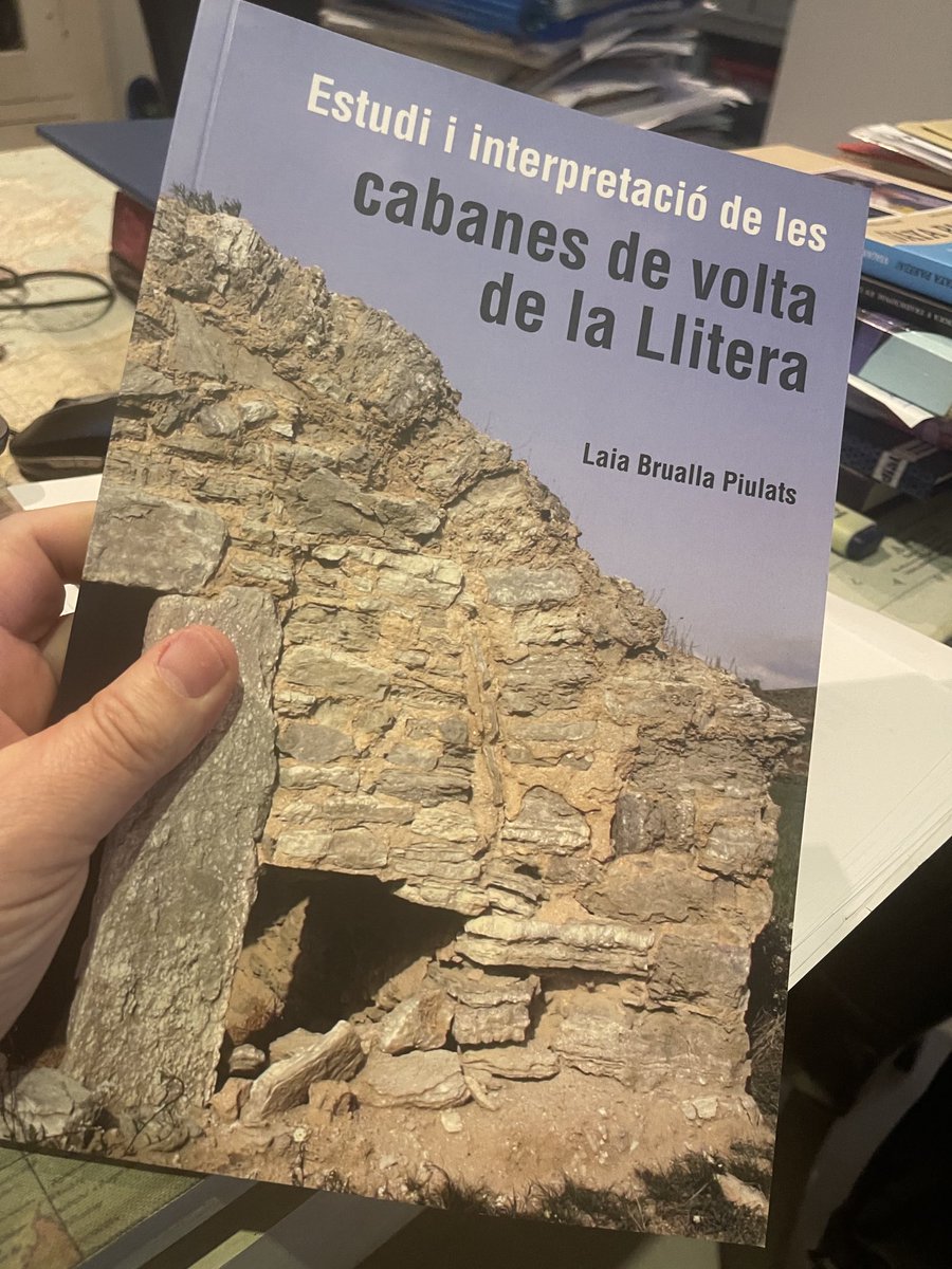 JCGCazcarra's tweet photo. Paseo matutino por las Cabanes de Volta de la #Llitera https://t.co/W26iw4SGIv