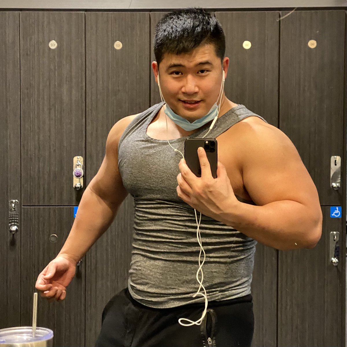 tj_chang_999's tweet photo. Have you hit the gym yet 😏 https://t.co/ufITXLqd4S