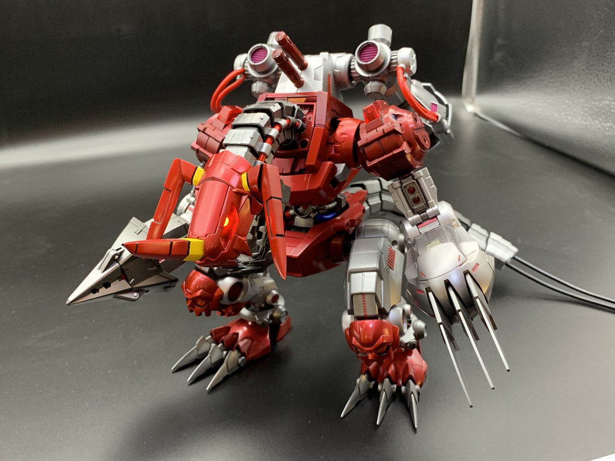 y_gamelab's tweet photo. デジモンワールド2より
「カオスロード」作りました！
原作のイメージに合うように頑張って作りました！
初めての塗装ですが見てやって下さい！

 #デジモン 
 #デジモンワールド2 
 #カオスロード 
 #プラモデル 
 #ゲーム 
 #電飾 
 #ムゲンドラモン https://t.co/cq90mXHLK2