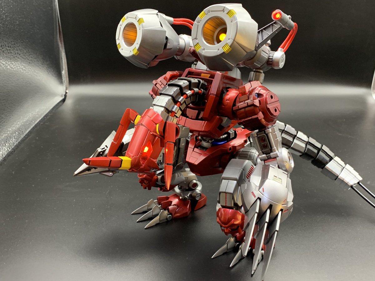 y_gamelab's tweet photo. デジモンワールド2より
「カオスロード」作りました！
原作のイメージに合うように頑張って作りました！
初めての塗装ですが見てやって下さい！

 #デジモン 
 #デジモンワールド2 
 #カオスロード 
 #プラモデル 
 #ゲーム 
 #電飾 
 #ムゲンドラモン https://t.co/cq90mXHLK2