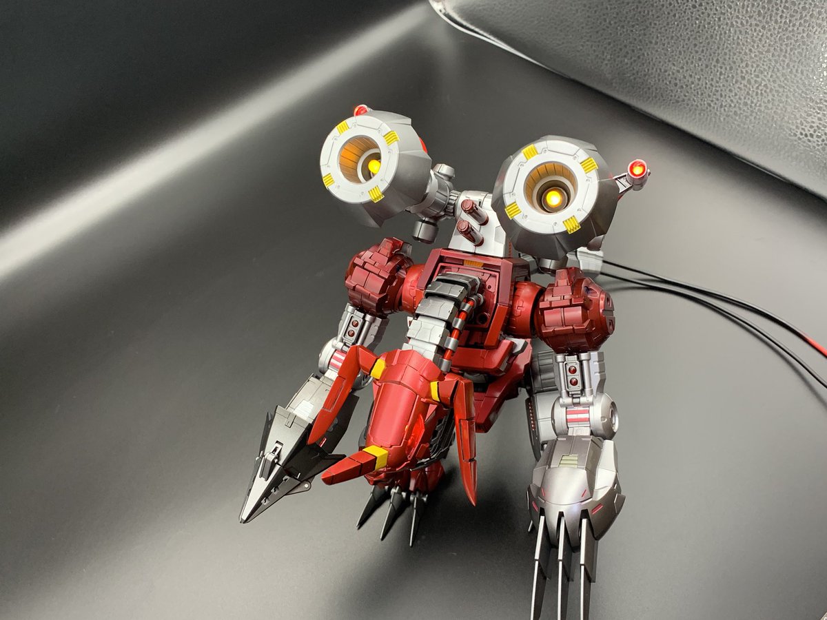 y_gamelab's tweet photo. デジモンワールド2より
「カオスロード」作りました！
原作のイメージに合うように頑張って作りました！
初めての塗装ですが見てやって下さい！

 #デジモン 
 #デジモンワールド2 
 #カオスロード 
 #プラモデル 
 #ゲーム 
 #電飾 
 #ムゲンドラモン https://t.co/cq90mXHLK2