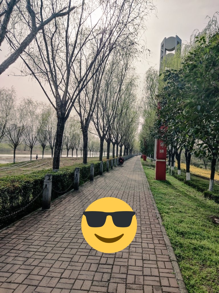 dexi_kong's tweet photo. 宝鸡市有没有好玩的地方？WC KTV公园工厂浴池 https://t.co/axnx8EcOKk