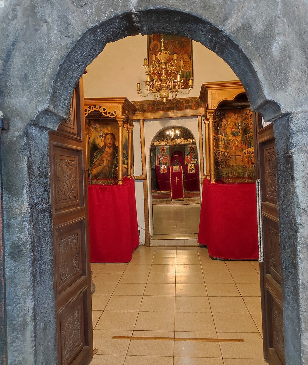 RB_English's tweet photo. #Bulgaria in pictures:
The #Monastery of the Seven Thrones near the #Iskar Gorge receives pilgrims also in the #WINTER 

https://t.co/yNGnvT3SGY https://t.co/OUDC0Vg5hv