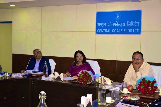CCLRanchi's tweet photo. Smt Vismita Tej, Joint Secretary, Coal along with Shri Mukesh Choudhary, Director @CoalMinistry visited CCL and chaired a meeting with the linked power consumers.

Various issues related to ensuring sufficient coal stocks in the plants and consumer satisfaction were discussed. https://t.co/b9znlVyFIE