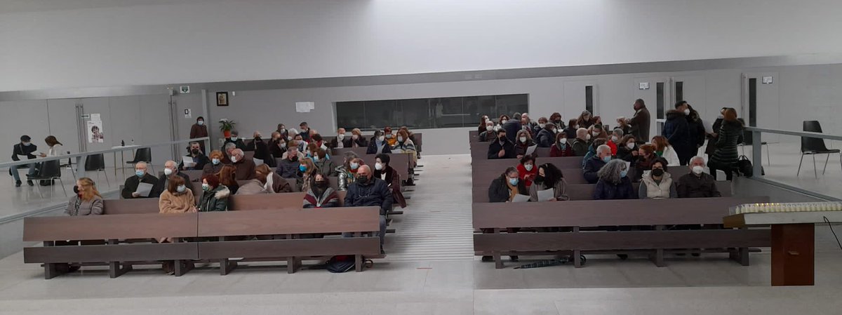DiocesisAstorga's tweet photo. Esta mañana @ObispoJesusFG ha tenido un encuentro con la #EDEU del Bierzo en #Ponferrada. https://t.co/wktlv4u1FH