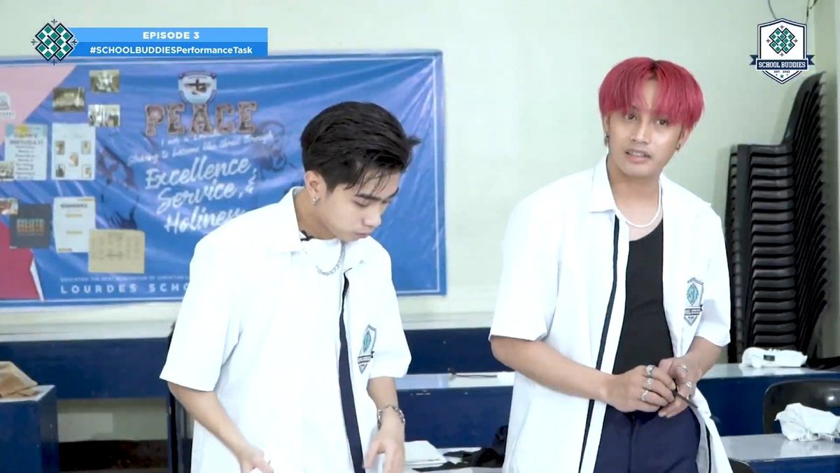 jokencore's tweet photo. BUMAWI SANG JOKEN SA EP 3 GUYS 😭❤🖤 https://t.co/RxKVrhWOBk