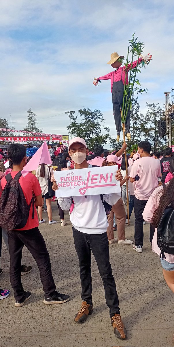AjieAlien's tweet photo. Future MedTech for Leni.🌸🎀
#IsabelaisPink #AwanTiSolidNorth #CagayanIsPink #Echague https://t.co/od9gHQwXwZ