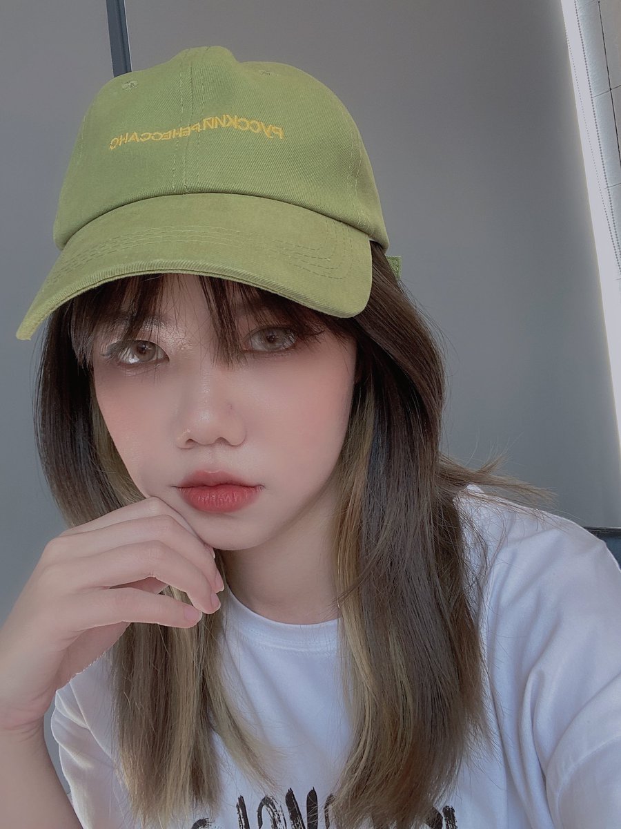 lee_p0905's tweet photo. Good night 🌙 
 #night #selfie #loveyourself https://t.co/liSmKOUMNu