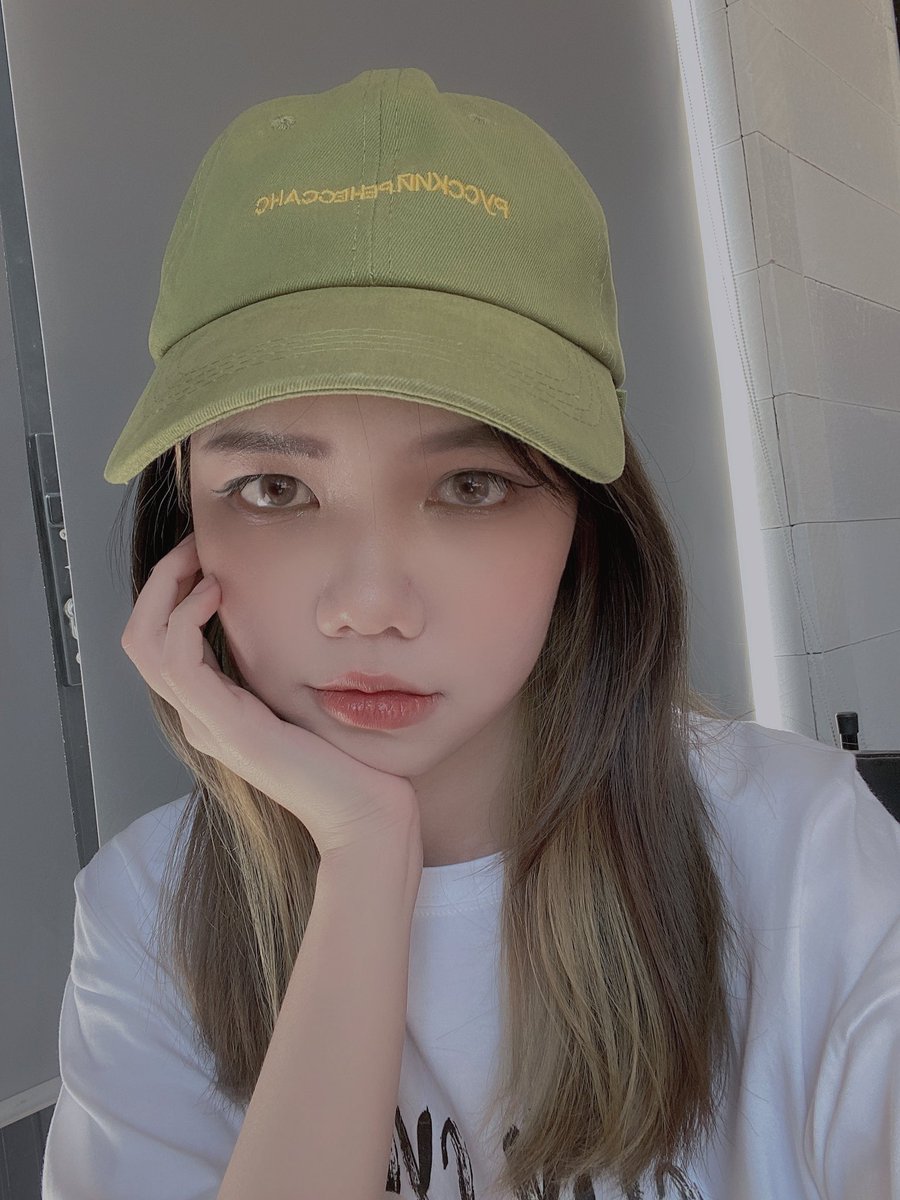 lee_p0905's tweet photo. Good night 🌙 
 #night #selfie #loveyourself https://t.co/liSmKOUMNu