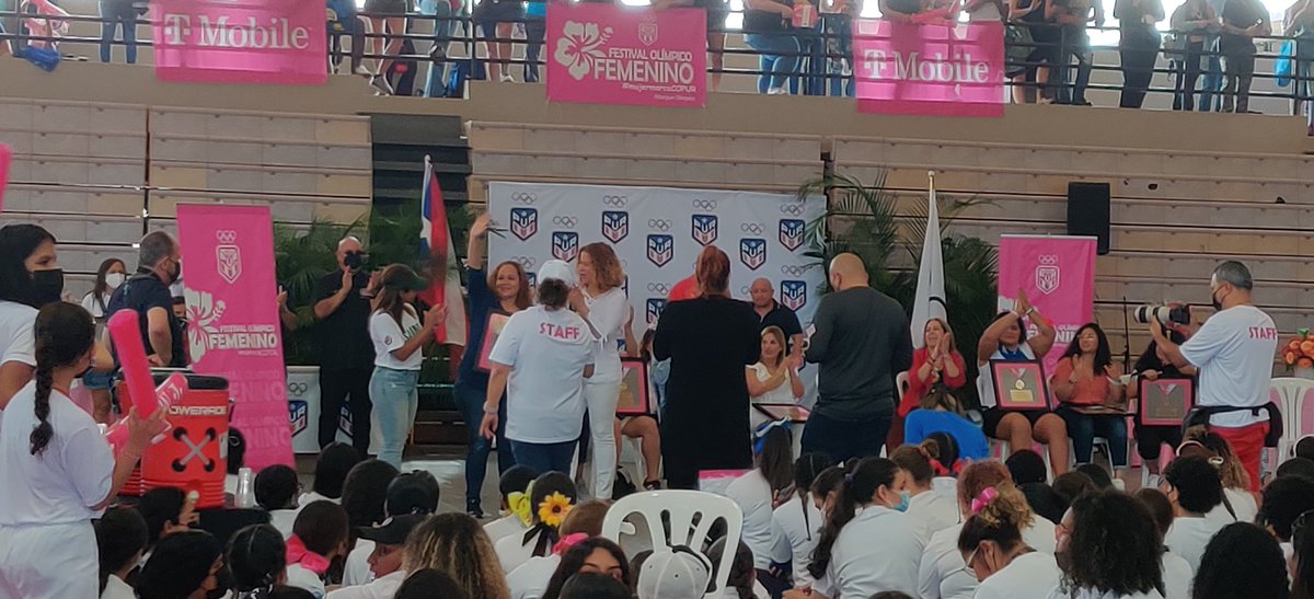 fedtkdpur's tweet photo. Reconocimiento a nuestra entrenadora nacional Migdalia Ramos, en la 5ta edición del Festival de la Mujer #copur #COPUR #FTPR https://t.co/5vQ1uyjOTx