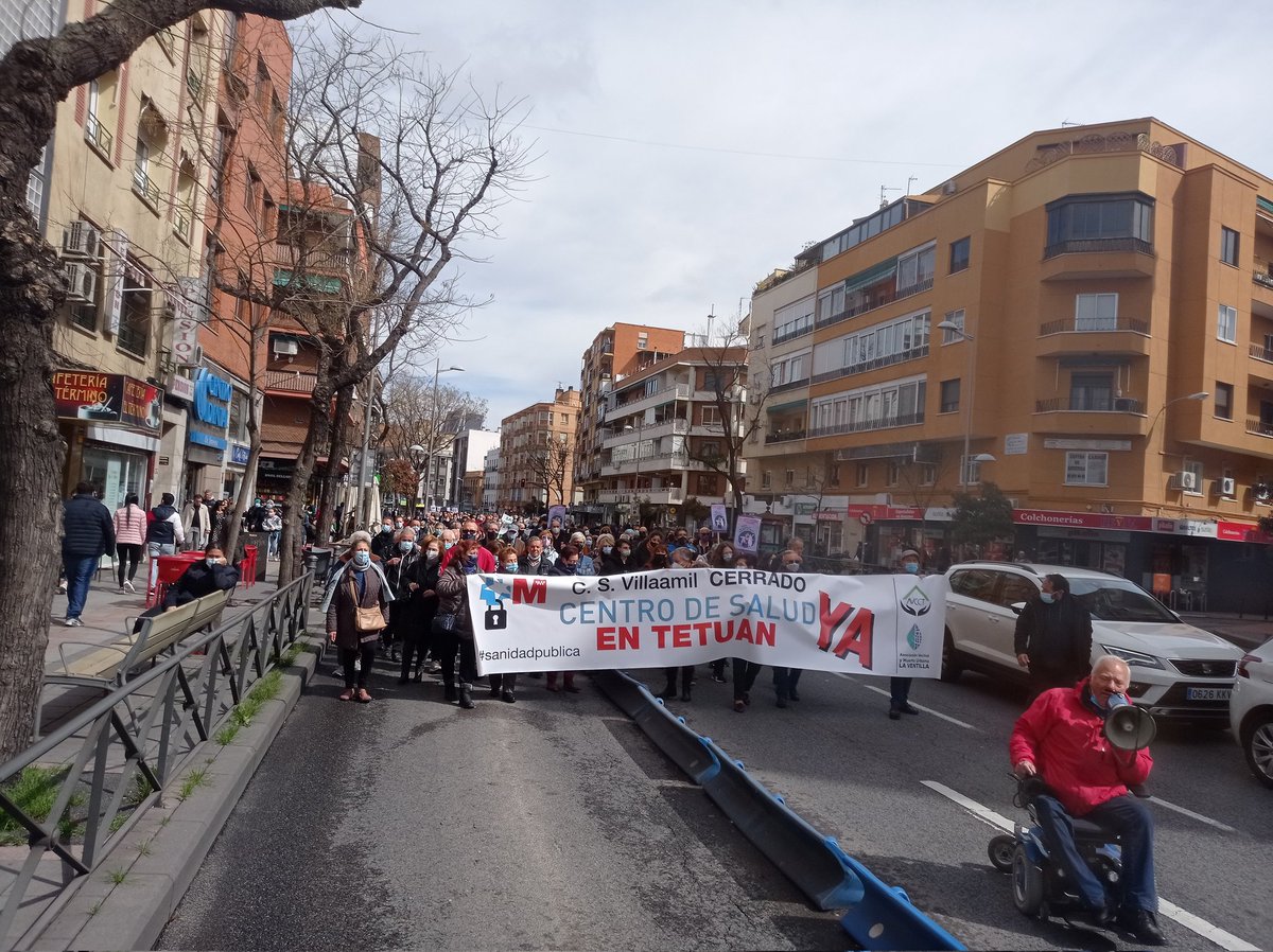 asocvec4Ctetuan's tweet photo. Una vez más vecinas y vecinos de #Tetuan reivindicando que, de una vez, haya un centro de salud en el barrio de 
Berruguete.
Muchas gracias a todo el vecindario que ha venido, sois grandes.
No pararemos hasta conseguirlo
@asoventilla @FRAVM #SanidadPublica #AperturaUrgencias https://t.co/LfnCraxgZG