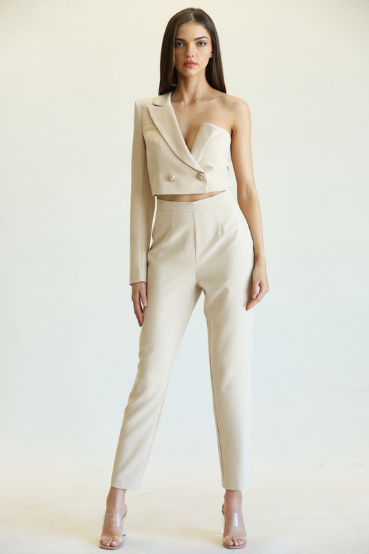 FashionCapsule1's tweet photo. "This set is absolutely gorgeous and elegant. Love it"
Ashley W.
Shop Now: https://t.co/J5KI73GH8n

#casuallook #casualoutfit #suitedboss #womanbusiness #officelook https://t.co/8aZKlqFCYk