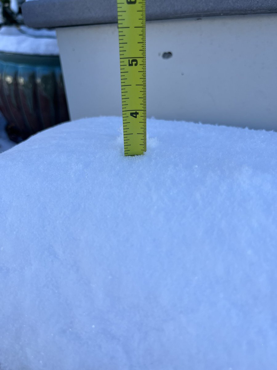 allidoe's tweet photo. @NashSevereWx Solid just over 3” in Donelson https://t.co/dD9fgfxTSd
