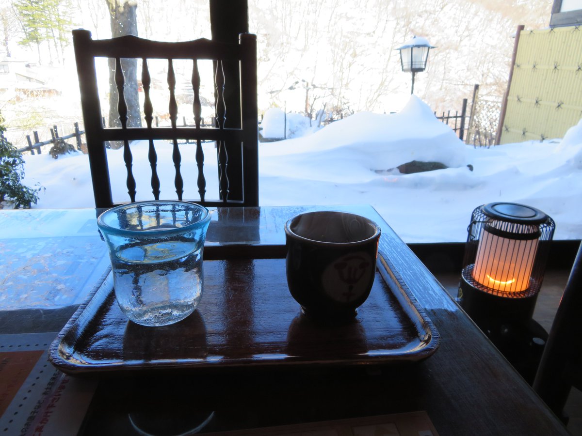 MiyukiAt's tweet photo. みちのく民芸店さんで、よく「しいたけ茶」をいただきます。
文字どおり、しいたけのお茶です。暖かいしいたけ茶は、ほどよく塩味もきいていて、ほっこりします。

去年の夏、着物を着て写真を撮りまくって脱水症状になりかけたとき、おかみさんにいただいたしいたけ茶は、「命の水」でした。 https://t.co/FBI32lDV1f