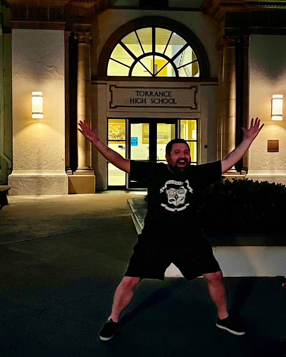 RodriguezJeremy's tweet photo. I AM LIVING MY BEST FUCKING LIFE OK
#SunnydaleHighSchool #DonnaMartinGraduates #BuffyTheVampireSlayer https://t.co/uj4PRWEptQ