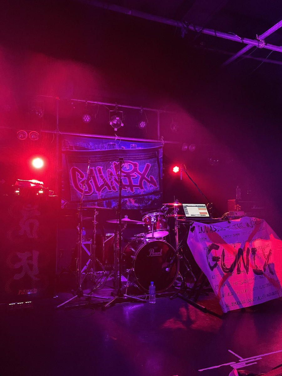 ma_mi_0502's tweet photo. 今日もGUNIXのライブは楽しかった😊リクエストに答えてくれたのかな?LET HOT聴けて嬉しかった🥰2ヶ月ぶりのSETTLE ONもカッコよかった👍ライブ後に気づいたんだけど今日のバンドみんな
1回ライブ観てた😅これ意外に凄くない? #豊橋clubKNOT
#SETTLEON #GUNIX https://t.co/1XxbUlGqXm