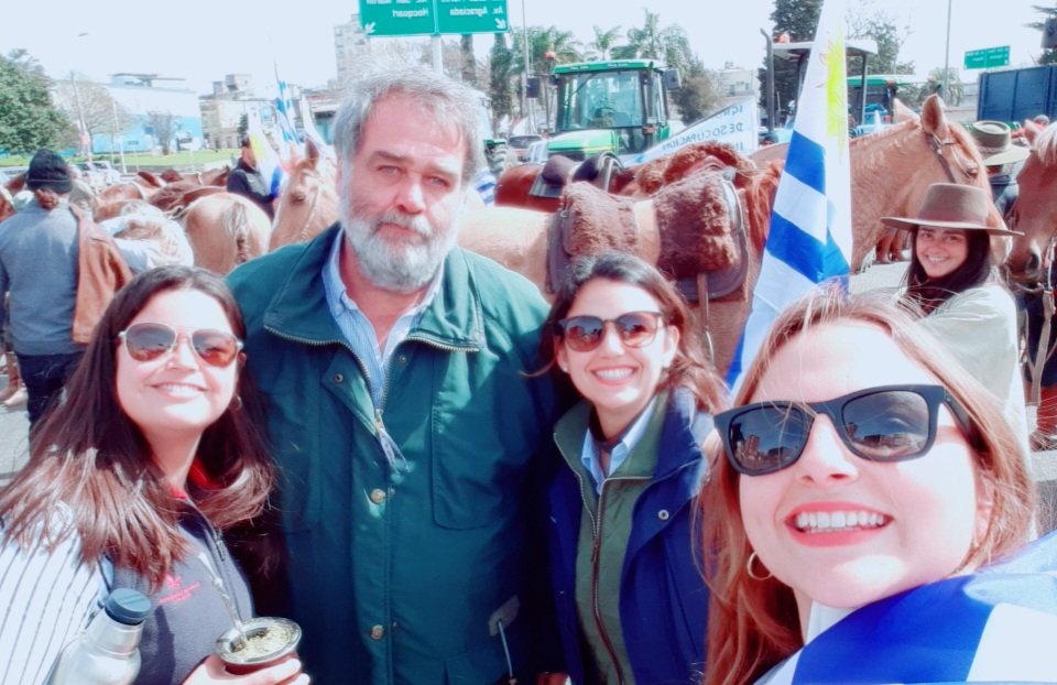 solehm1993's tweet photo. Se nos fue una de las voces mas implacables y certeras del Uruguay 
El campo esta de luto
#unsolouruguay https://t.co/UMktcue786