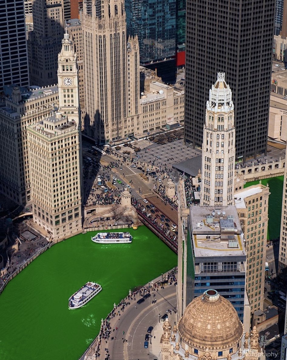Green looks good on you, Chicago. 🍀 Celebrate with us today on ROOF starting at 11 am with DJs, dancers, and drinks. 🍻 Tickets are available here: GetLuckyonROOF.com.

📸: barrybutler9
