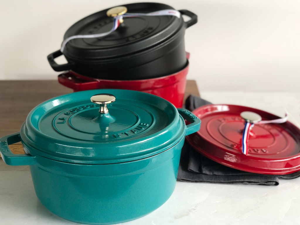 LocalRoot221's tweet image. Brighten your kitchen for Spring with brightly-colored Staub cocottes! Choose from a variety of sizes, styles, shapes, and colors, to fit your aesthetic.

Shop Staub cocottes: l8r.it/1IaT
.
.
.
#localroot #staub #frenchmade #cocotte #rooster #madeinFrance