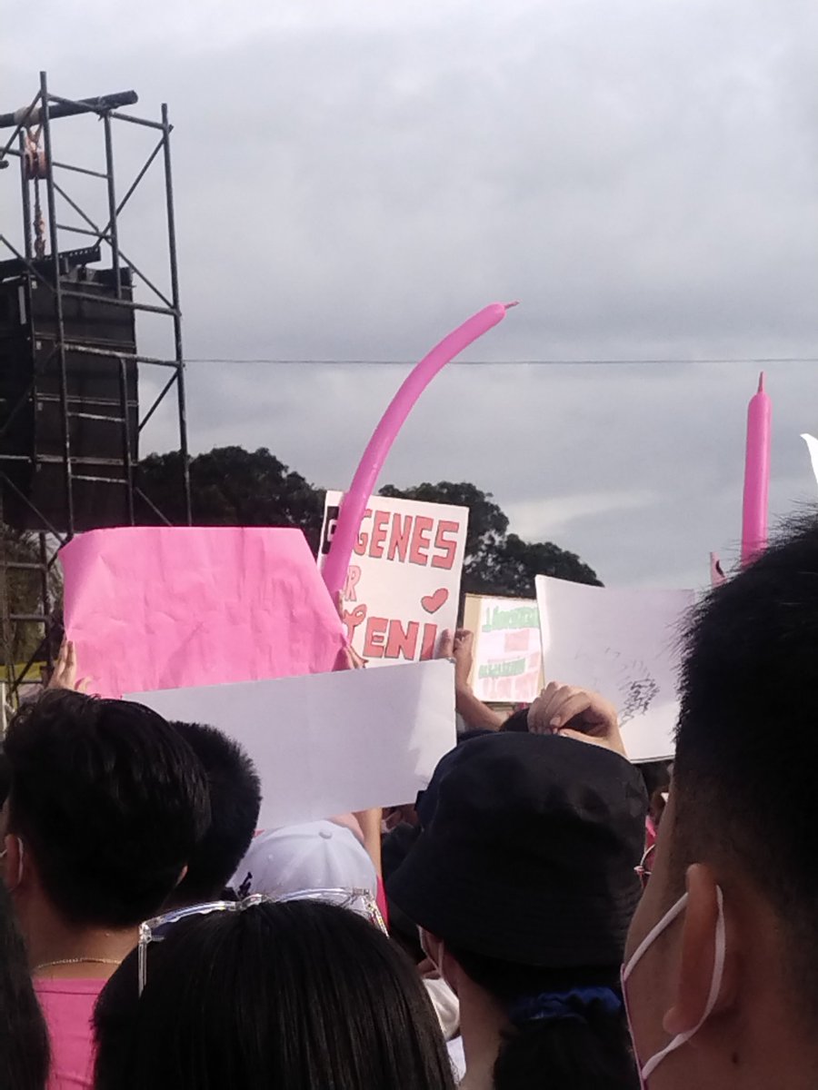 dendeliaa's tweet photo. ENGENES FOR LENI!!
#IsabelaisPink #AwanTiSolidNorth #SolidNorthIsAPrank #IsabeLENI https://t.co/knV2aCu530