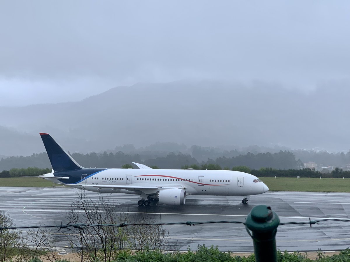 gelocho's tweet photo. Boeing 787 - P4-787 - Comlux Aruba #levx https://t.co/RW1Dcnx4mB