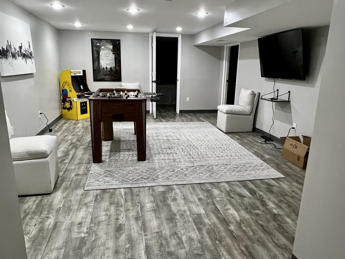 Dannymik1's tweet photo. Very exciting times to host your family or friends here in the Buffalo, NY area on their short-term stay. We plan to have it up and running next weekend!
#BisonAirBNB #AirBNB #airbnb #Buffalo #vacation #BillsMafia #GoBills #LetsGoBuffalo https://t.co/ZxfzEc6W6M