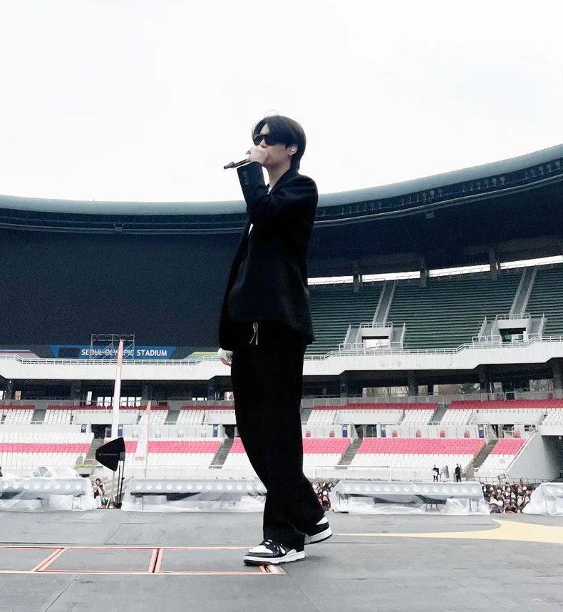 Yoongi! You had me at soundcheck🥺🥺 #BTS_PTD_ON_STAGE_SEOUL #PTD_ON_STAGE_SEOUL_day2 #YOONGI #minyoongi #BTSPTDLIVEVIEWING