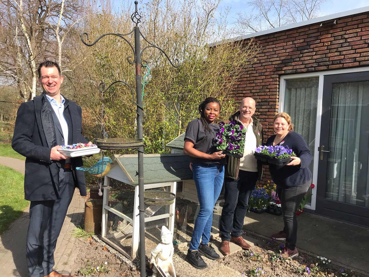 TvdVen's tweet photo. Dit weekend volop #NLDoet activiteiten in #Vught, #Helvoirt en #Cromvoirt. Vandaag op bezoek geweest bij Scouting in Cromvoirt en op Boswijk met wat lekkers als waardering voor alle vrijwilligers. https://t.co/mbRPM3CZoo