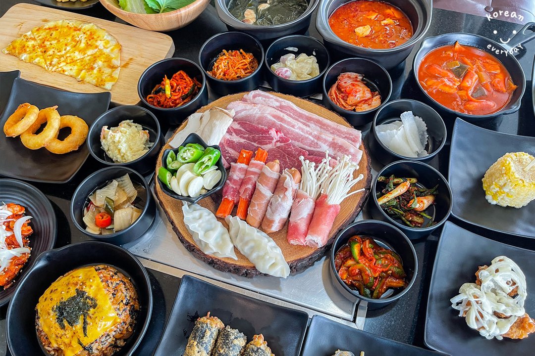 koreaneveryday_ tweet picture