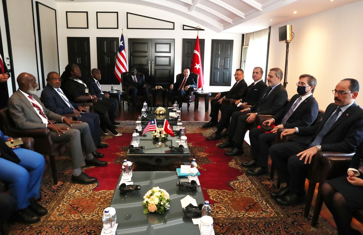 Akparti's tweet photo. Cumhurbaşkanımız Recep Tayyip Erdoğan, Antalya’da Liberya Devlet Başkanı George Manneh Weah ile bir araya geldi. https://t.co/lfoh9O7Td4