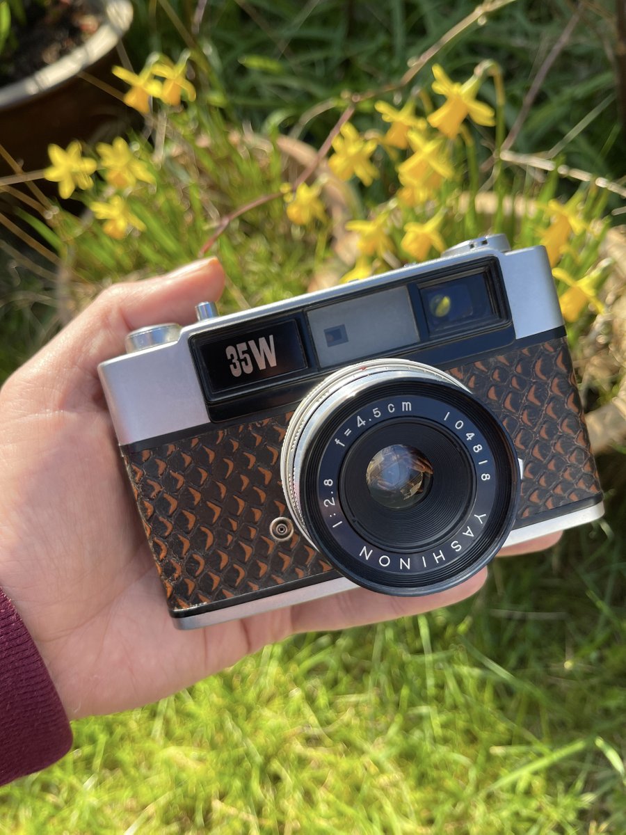 MillysCameras's tweet photo. Spring is in the air. Any excuse to get out and make a photo, or two.
Have a good weekend.
#customcamera #cameracollector #filmisnotdead #filmcamera #anologphotography #filmphotography https://t.co/MVOEE09RH6