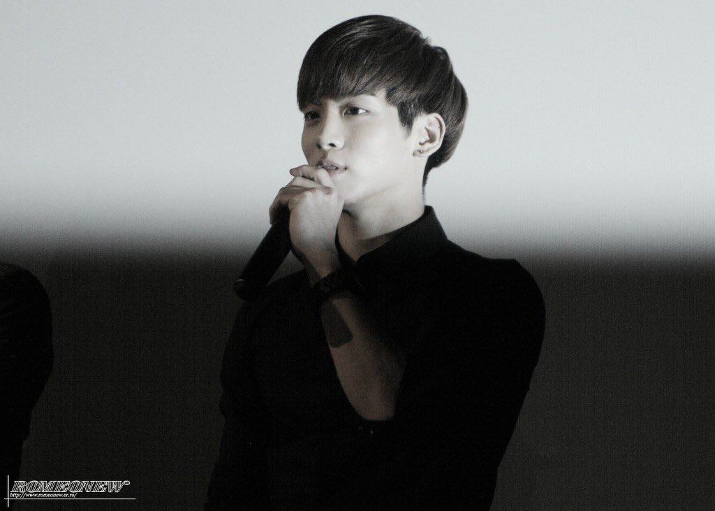 “I can't watch melodramatic movies well. I don't watch them well. Romantic comedies too.. I don't watch them well.”

cr: cosmicsticks