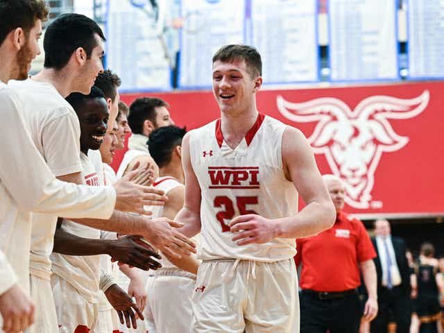 BPCarter21's tweet photo. John Lowther (@JohnLowther19) of @WPIMBasketball (27-2) deserves NATIONAL recognition 💐

Reg Season: 15.9 PPG, 41.4 3PT%, 6 RPG

2022 NEWMAC Tournament MVP

2022 NCAA Tournament
21 PTS vs. Vassar
23 PTS, 6 REB vs. PSH
19 PTS, 8 REB vs. RPI

First Elite 8 visit for WPI since 1985 https://t.co/1BYNC0PbiO