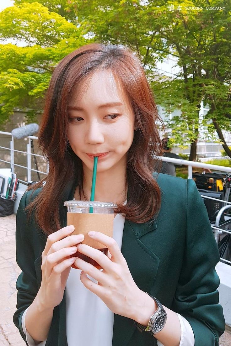 88sUNIVERSE's tweet photo. @YOUJUNGKlM @bonawjsm @SeojunMaung @_sseorina @88inACTION @gimsohyeon @oyoonsoo @imhyozeop @jihunpxrk @hypeyoon @___kimwoobin /ngopi sambil menyimak/ jadi udah sampai mana acaranya https://t.co/hdpZft8cRs