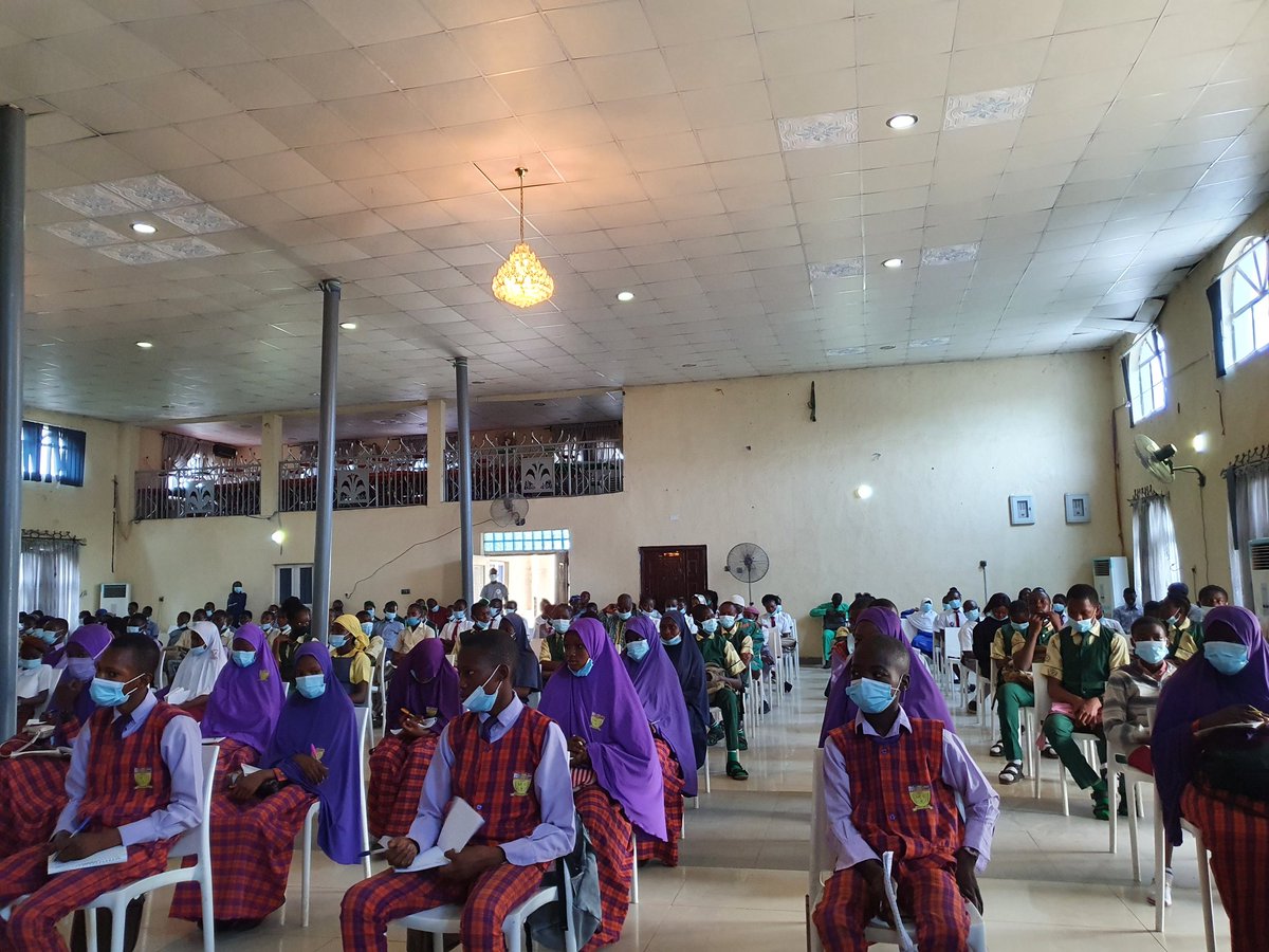Bolarinwaiyanu's tweet photo. Today is for @Proximity_OO Students across the whole of Ogbomoso struggling it out for the final prize.
#ProximityScholarships
#Ireadtolive https://t.co/fAIurKVg9c