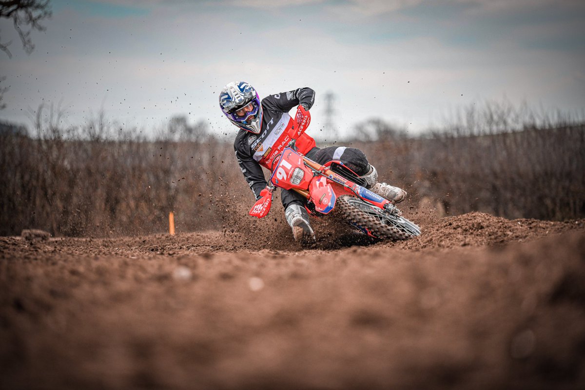 Im fucking good behind the lens you know!! 

#photography #Motocross #enduro